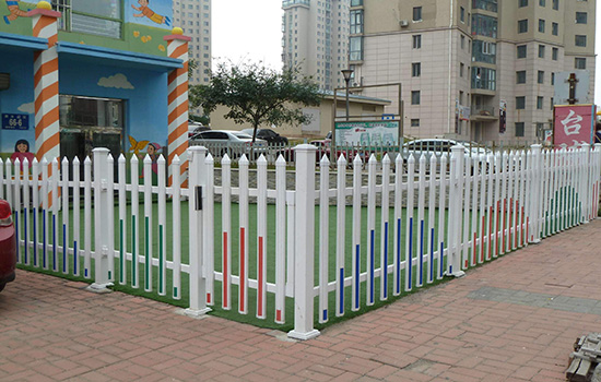 幼兒園<a href=http://binary-autotrader.com target=_blank class=infotextkey>圍欄</a>